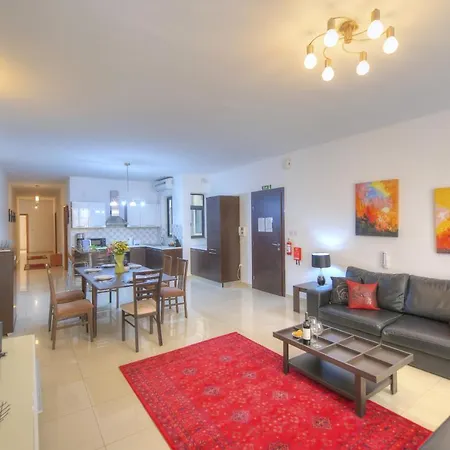 Large 3 Bedrooms Steps Away From Balluta Bay Bcam2-1 Apartman