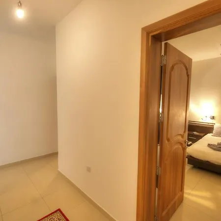 Lejlighed Large 3 Bedrooms Steps Away From Balluta Bay Bcam2-1